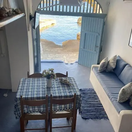 Milos Beachfront Boat Getaway - Ideal Summer Nest *