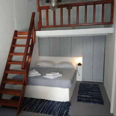 Milos Beachfront Boat Getaway - Ideal Summer Nest Botel